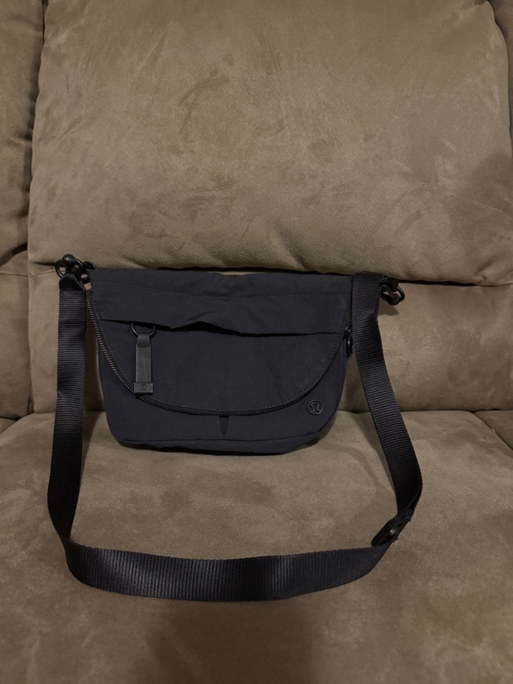 lululemon athletica Black Festival Bag-Messenger Sling